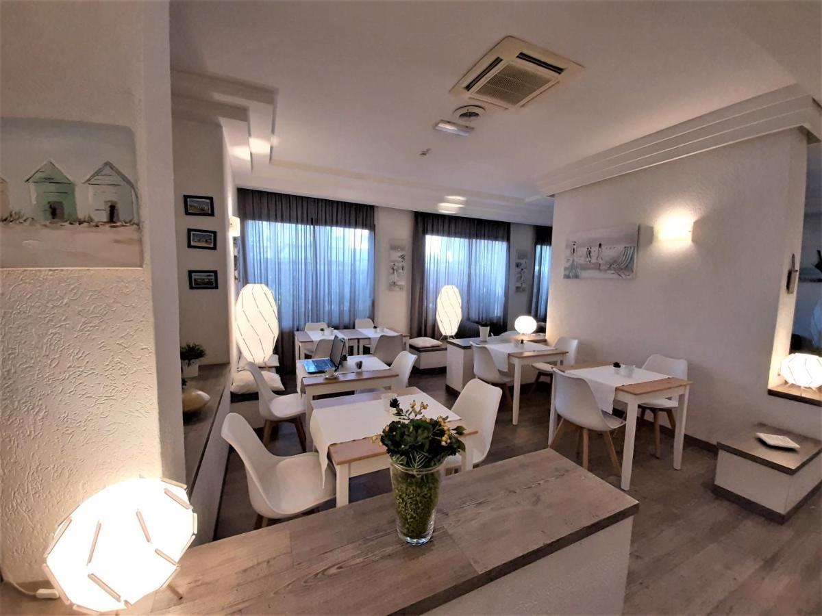 Hotel Arlecchino ริชโชเน ภายนอก รูปภาพ